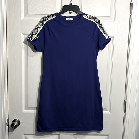 Calvin Klein Women’s Blue Mini T-Shirt Dress with snake print - Size Medium - Picture 1 of 4